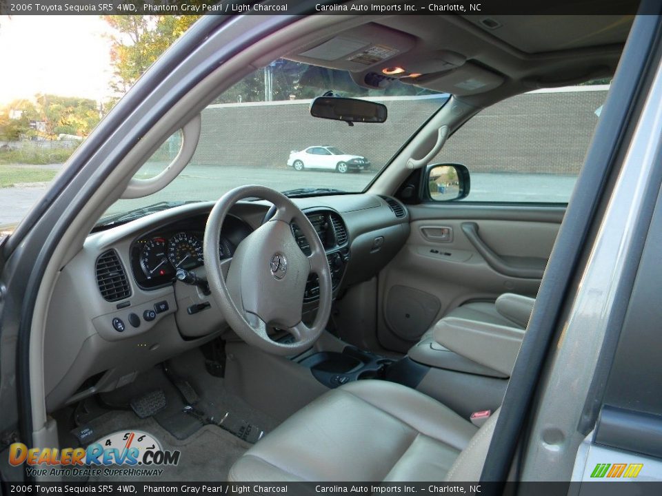 2006 Toyota Sequoia SR5 4WD Phantom Gray Pearl / Light Charcoal Photo #16