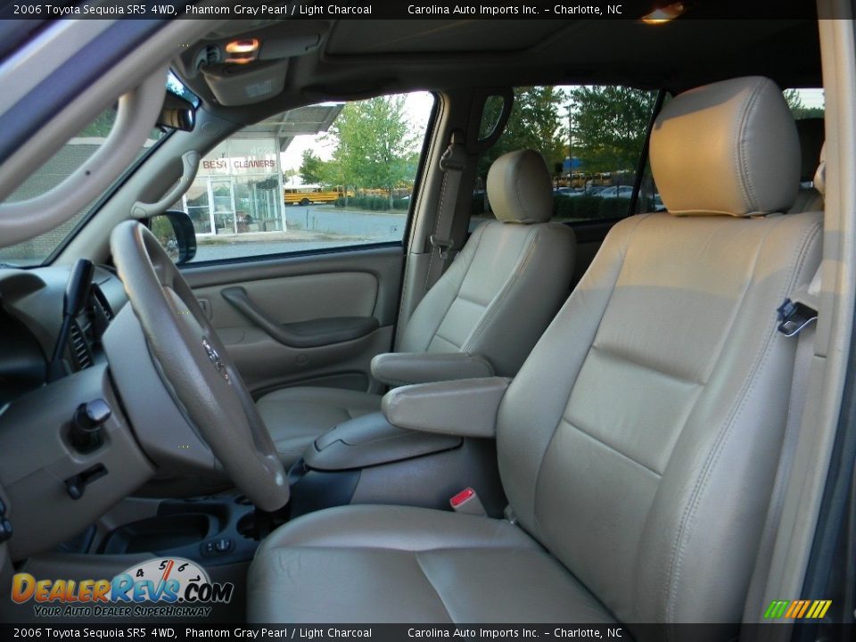2006 Toyota Sequoia SR5 4WD Phantom Gray Pearl / Light Charcoal Photo #18