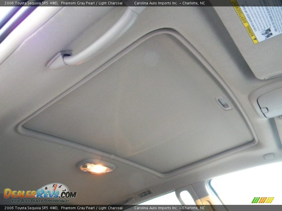 2006 Toyota Sequoia SR5 4WD Phantom Gray Pearl / Light Charcoal Photo #23