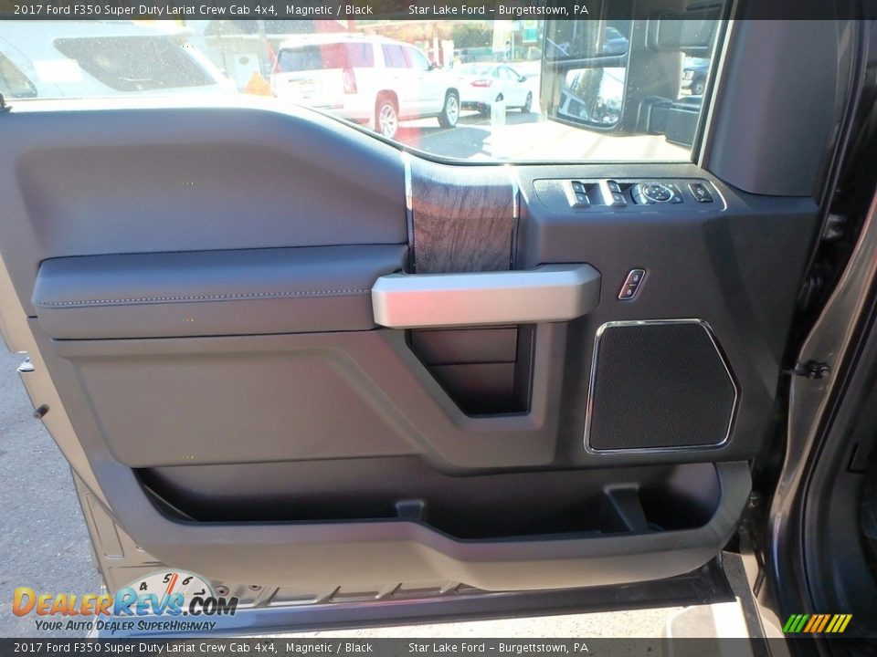 2017 Ford F350 Super Duty Lariat Crew Cab 4x4 Magnetic / Black Photo #12
