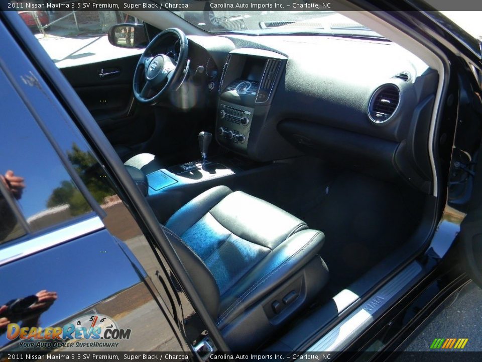 2011 Nissan Maxima 3.5 SV Premium Super Black / Charcoal Photo #22
