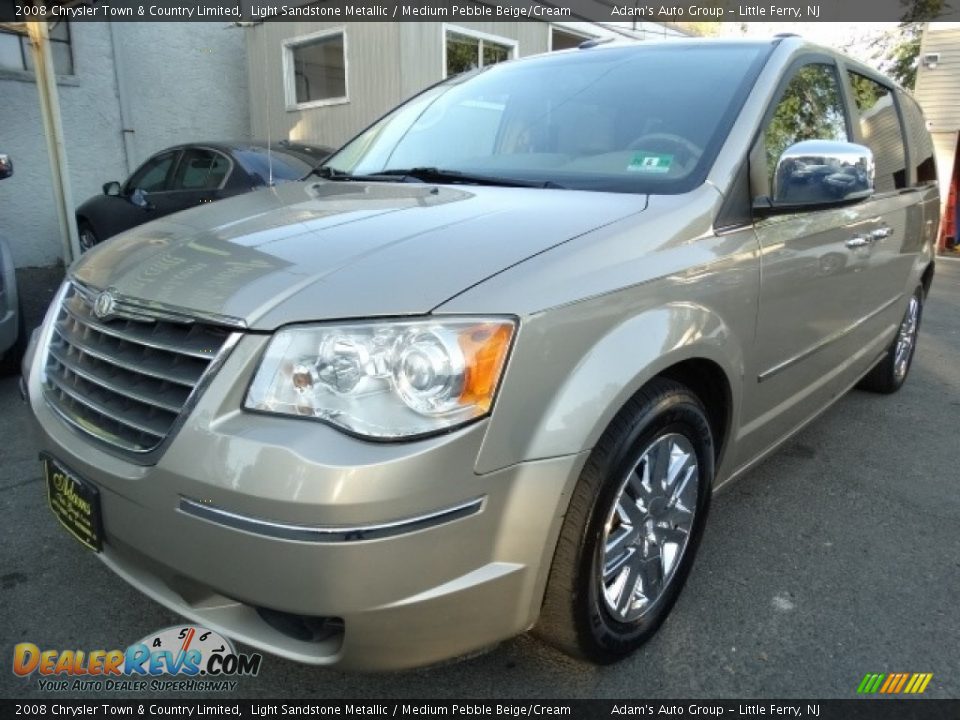 2008 Chrysler Town & Country Limited Light Sandstone Metallic / Medium Pebble Beige/Cream Photo #3