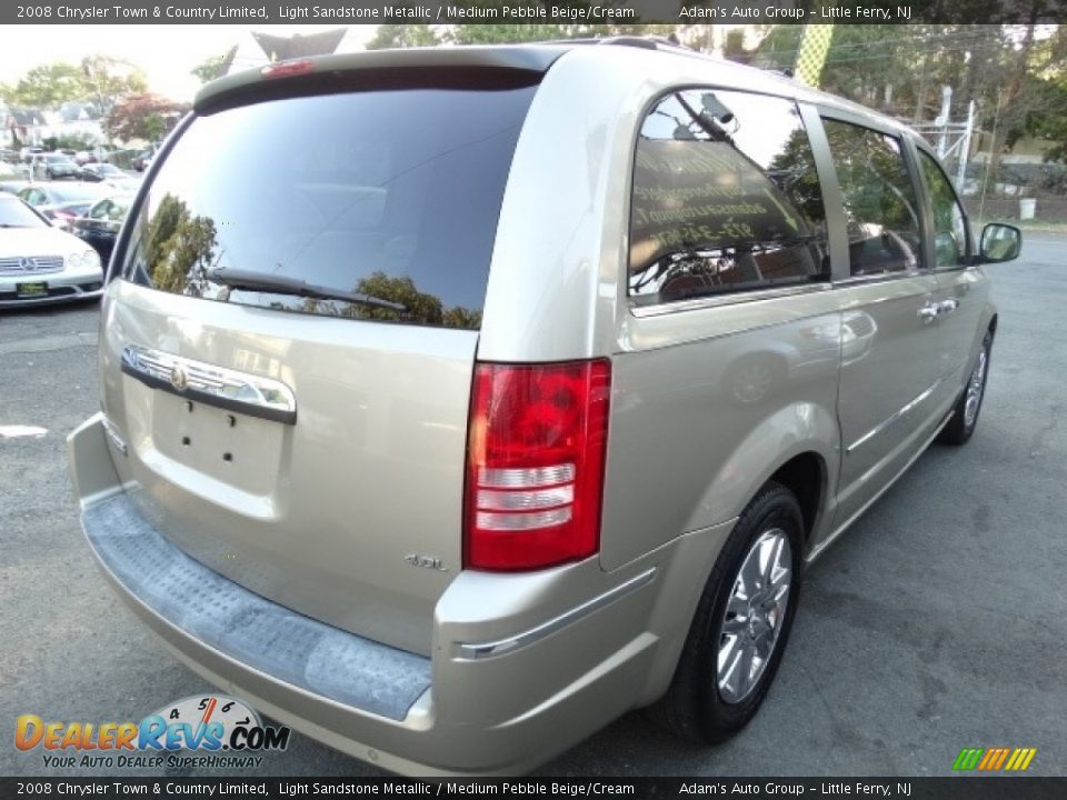 2008 Chrysler Town & Country Limited Light Sandstone Metallic / Medium Pebble Beige/Cream Photo #7