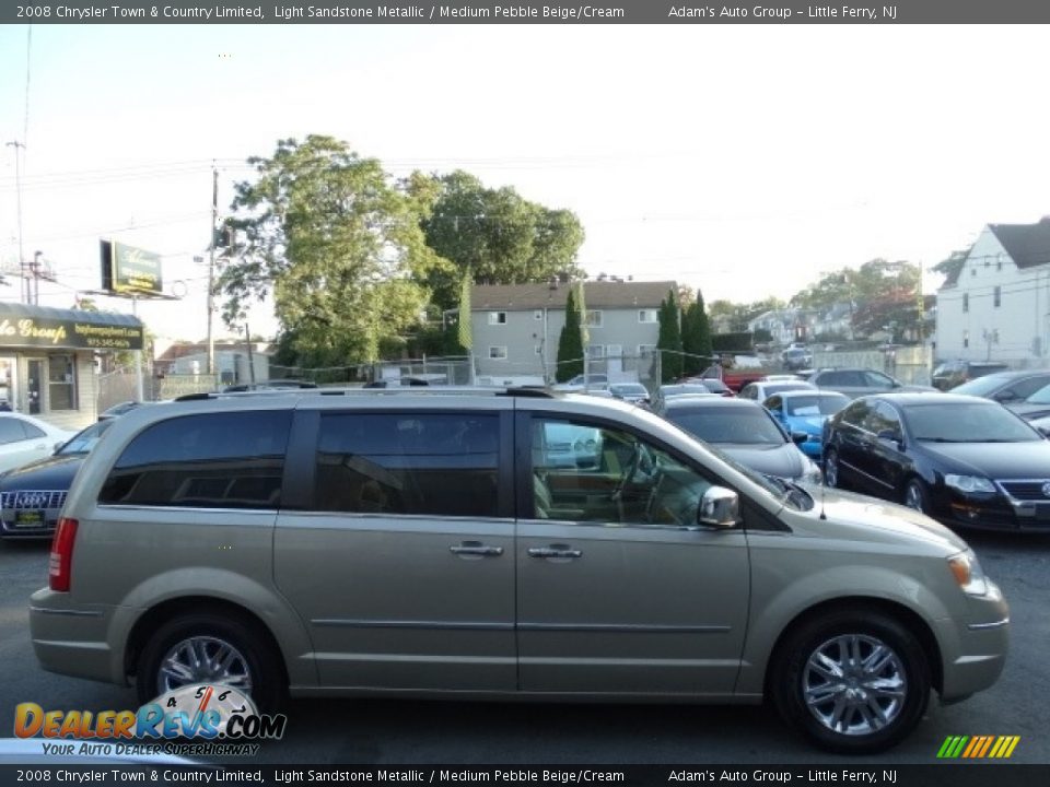 2008 Chrysler Town & Country Limited Light Sandstone Metallic / Medium Pebble Beige/Cream Photo #8