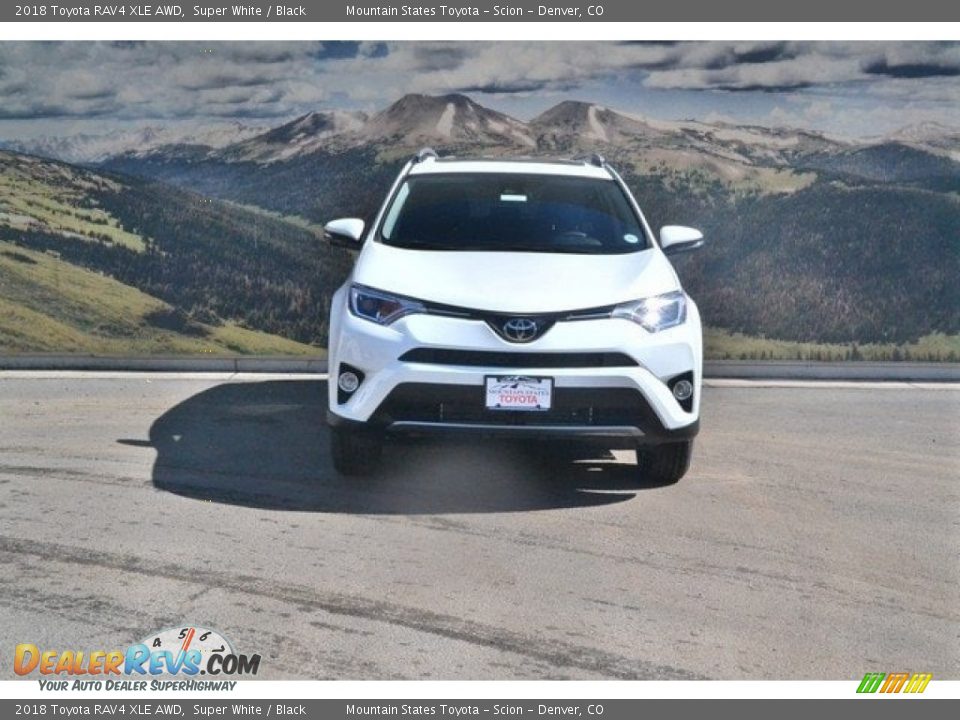 2018 Toyota RAV4 XLE AWD Super White / Black Photo #2