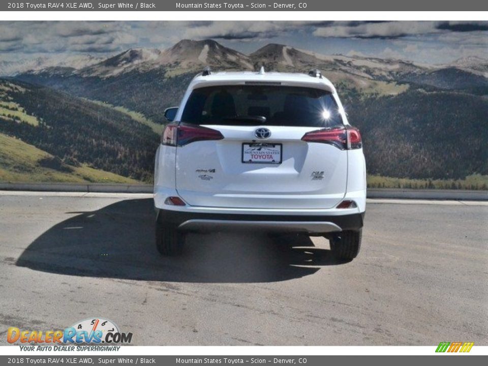 2018 Toyota RAV4 XLE AWD Super White / Black Photo #4