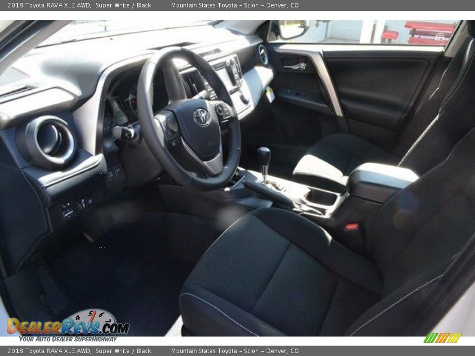2018 Toyota RAV4 XLE AWD Super White / Black Photo #5