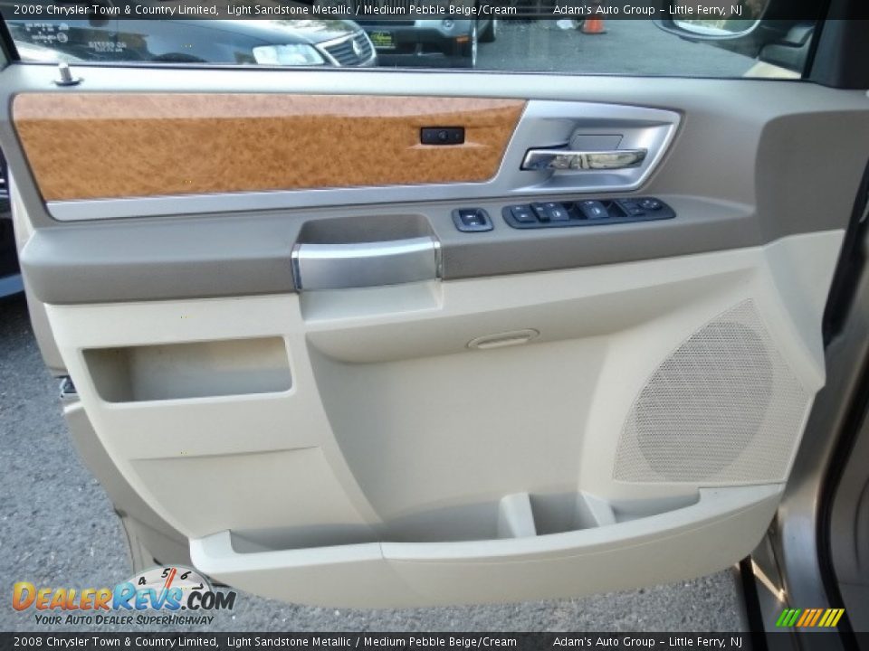 2008 Chrysler Town & Country Limited Light Sandstone Metallic / Medium Pebble Beige/Cream Photo #14