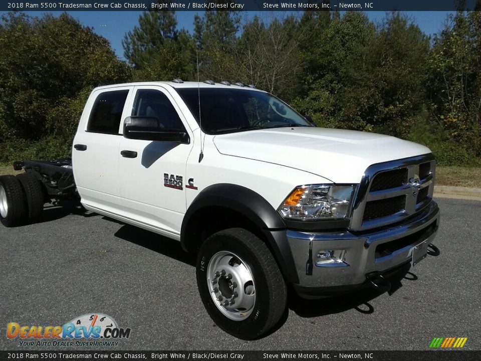 2018 Ram 5500 Tradesman Crew Cab Chassis Bright White / Black/Diesel Gray Photo #4