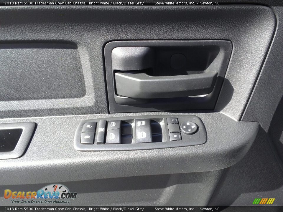 2018 Ram 5500 Tradesman Crew Cab Chassis Bright White / Black/Diesel Gray Photo #10