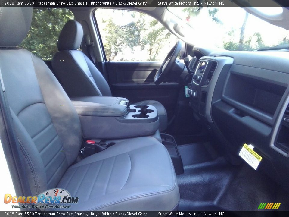 2018 Ram 5500 Tradesman Crew Cab Chassis Bright White / Black/Diesel Gray Photo #23