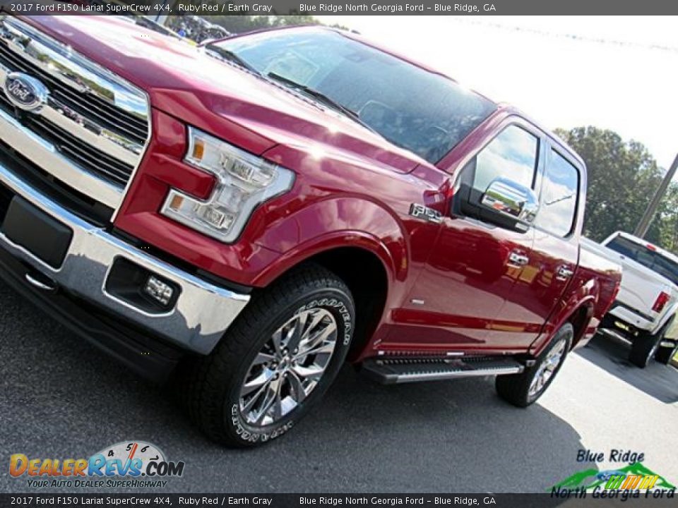2017 Ford F150 Lariat SuperCrew 4X4 Ruby Red / Earth Gray Photo #31