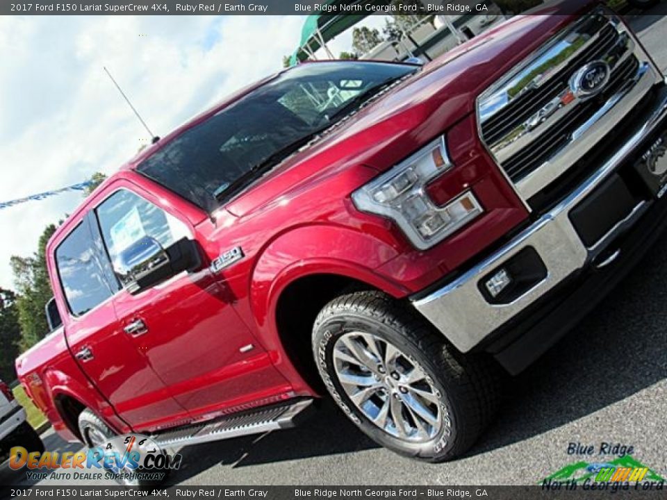 2017 Ford F150 Lariat SuperCrew 4X4 Ruby Red / Earth Gray Photo #32