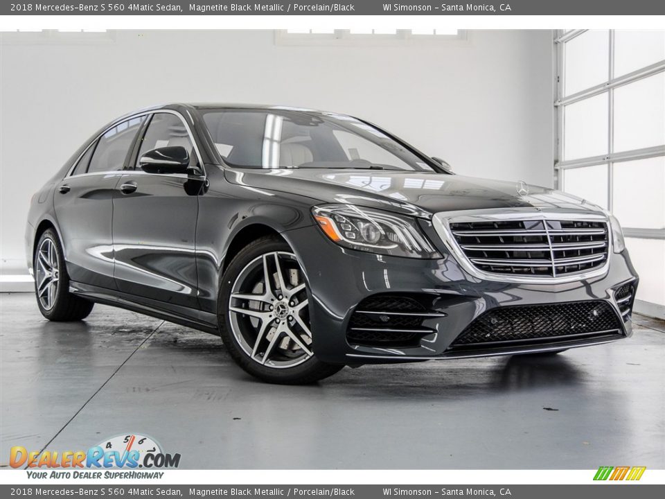 Front 3/4 View of 2018 Mercedes-Benz S 560 4Matic Sedan Photo #12