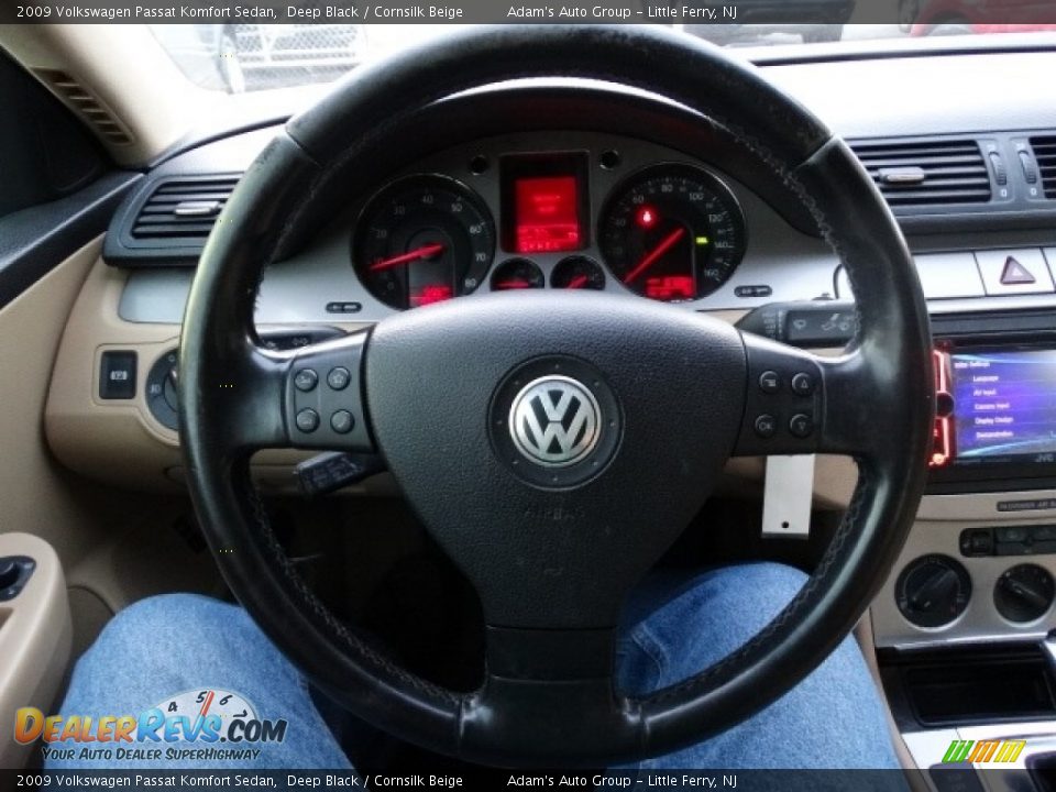 2009 Volkswagen Passat Komfort Sedan Deep Black / Cornsilk Beige Photo #18