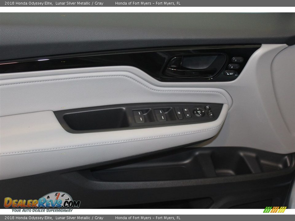 2018 Honda Odyssey Elite Lunar Silver Metallic / Gray Photo #9