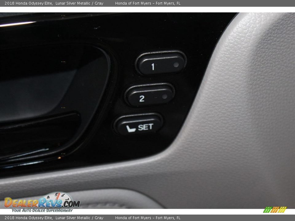 2018 Honda Odyssey Elite Lunar Silver Metallic / Gray Photo #10