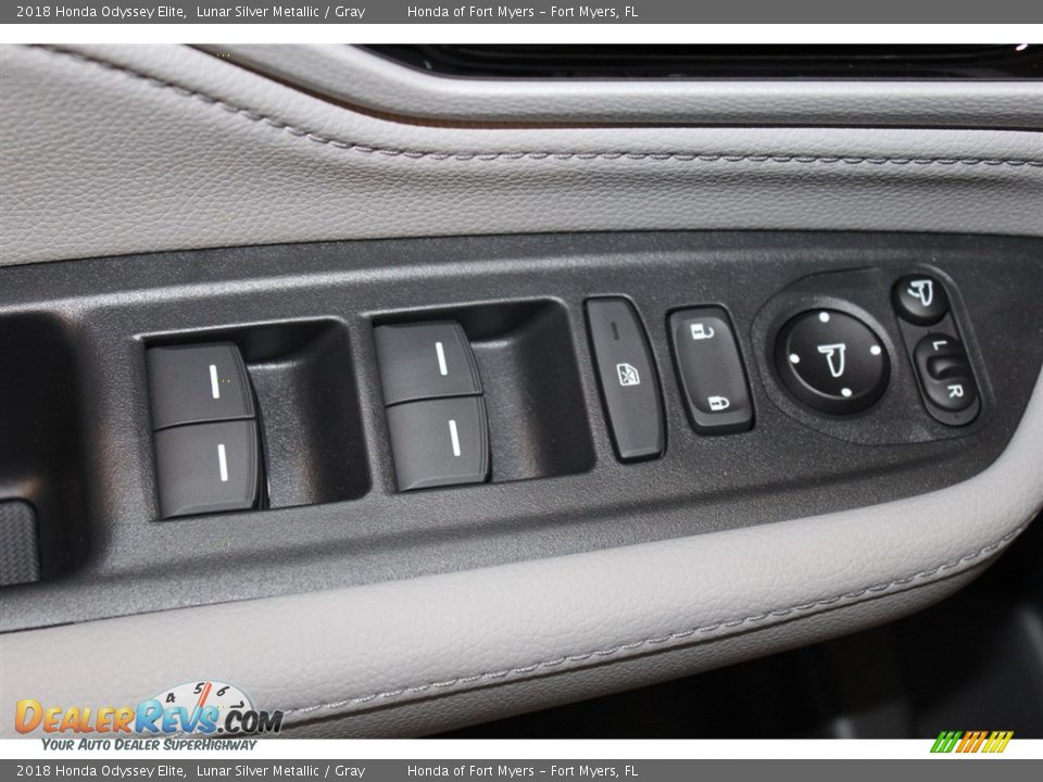 2018 Honda Odyssey Elite Lunar Silver Metallic / Gray Photo #11