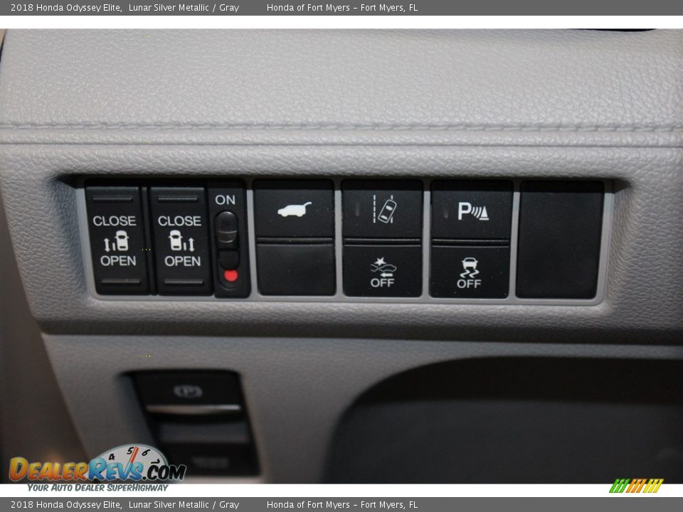 2018 Honda Odyssey Elite Lunar Silver Metallic / Gray Photo #14
