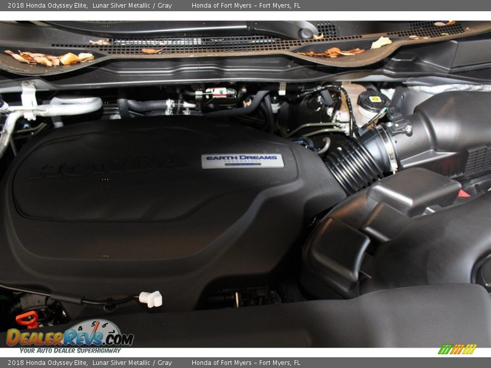 2018 Honda Odyssey Elite Lunar Silver Metallic / Gray Photo #28