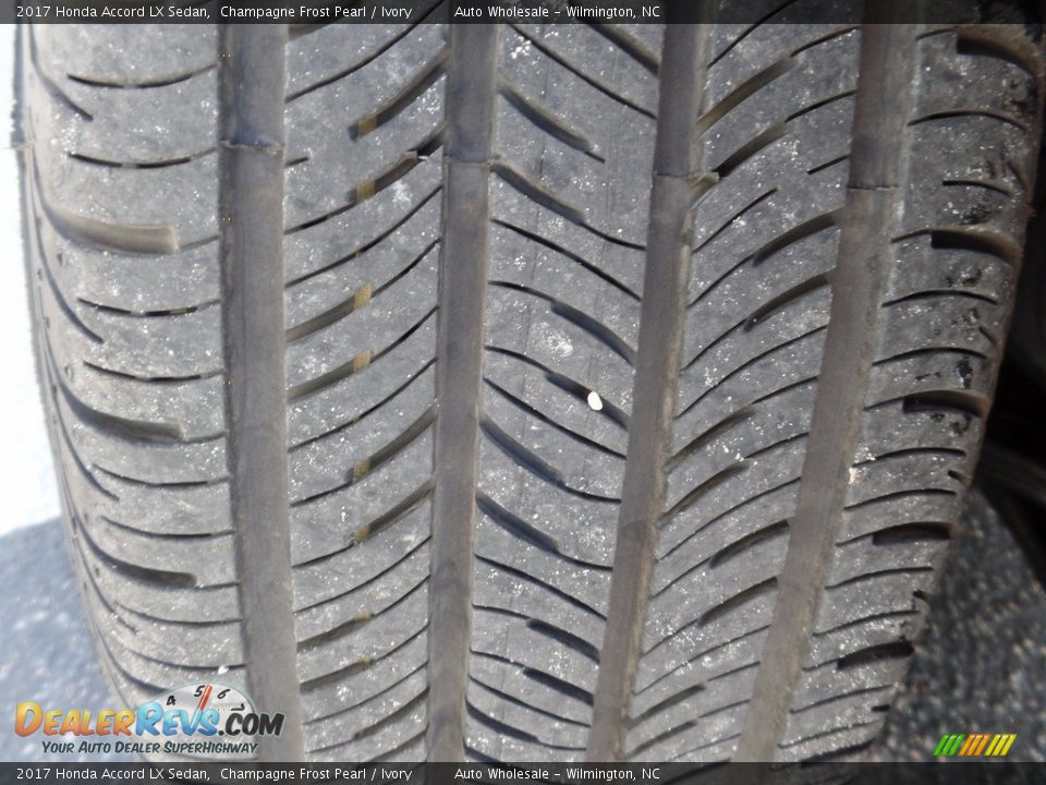2017 Honda Accord LX Sedan Champagne Frost Pearl / Ivory Photo #10