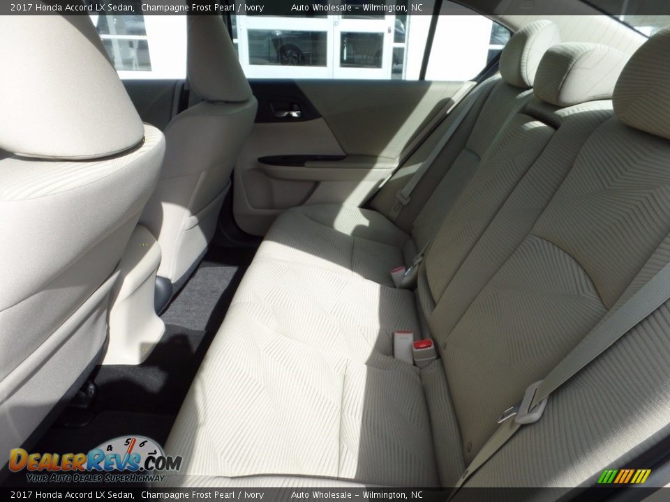 2017 Honda Accord LX Sedan Champagne Frost Pearl / Ivory Photo #12
