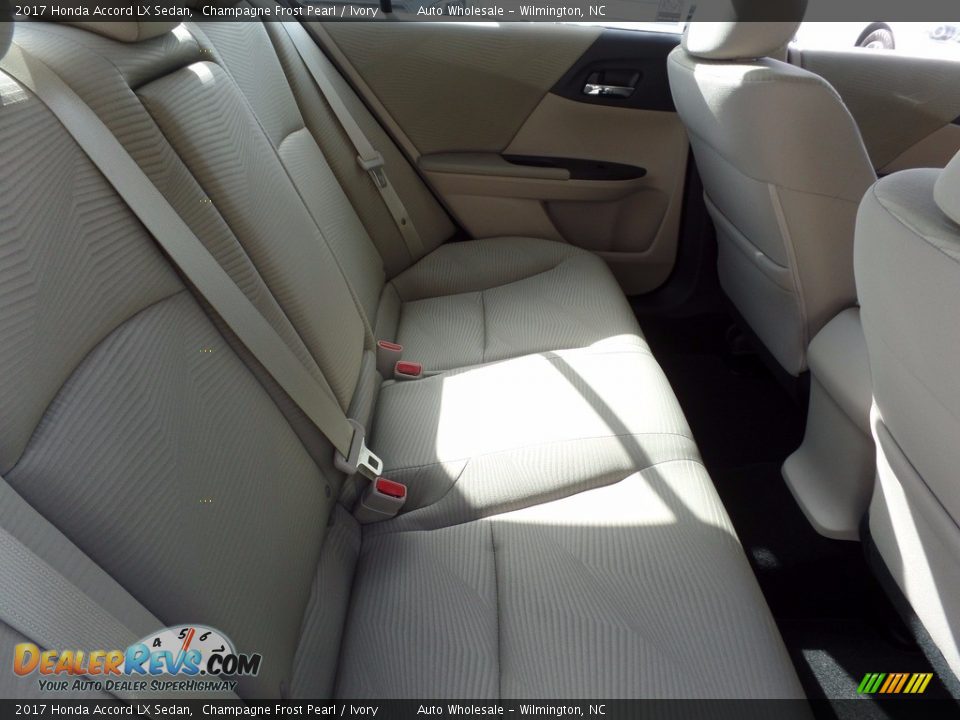 2017 Honda Accord LX Sedan Champagne Frost Pearl / Ivory Photo #14