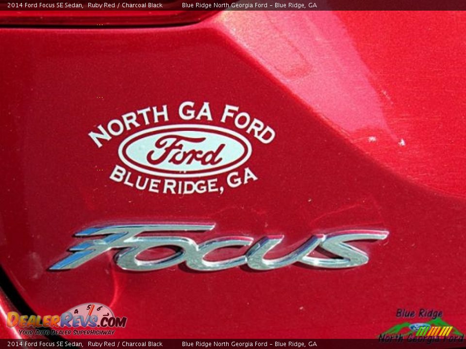 2014 Ford Focus SE Sedan Ruby Red / Charcoal Black Photo #30