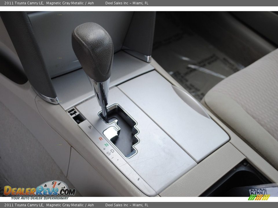 2011 Toyota Camry LE Magnetic Gray Metallic / Ash Photo #16