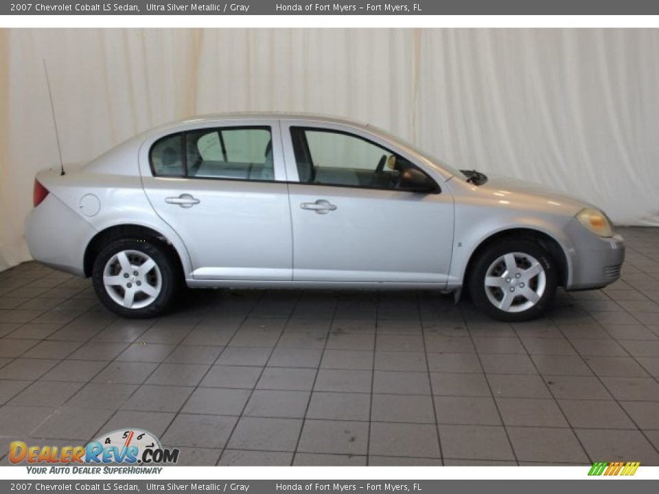 2007 Chevrolet Cobalt LS Sedan Ultra Silver Metallic / Gray Photo #3