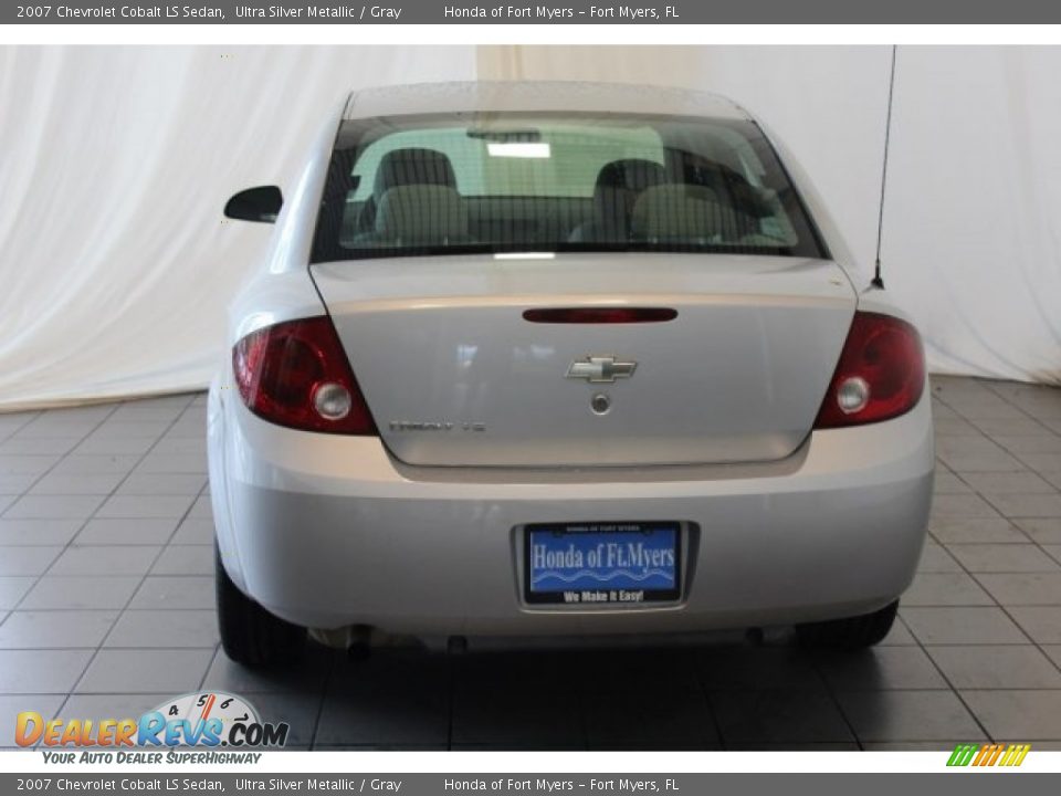 2007 Chevrolet Cobalt LS Sedan Ultra Silver Metallic / Gray Photo #7