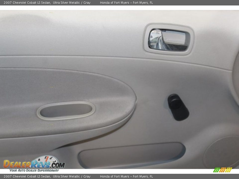 2007 Chevrolet Cobalt LS Sedan Ultra Silver Metallic / Gray Photo #9