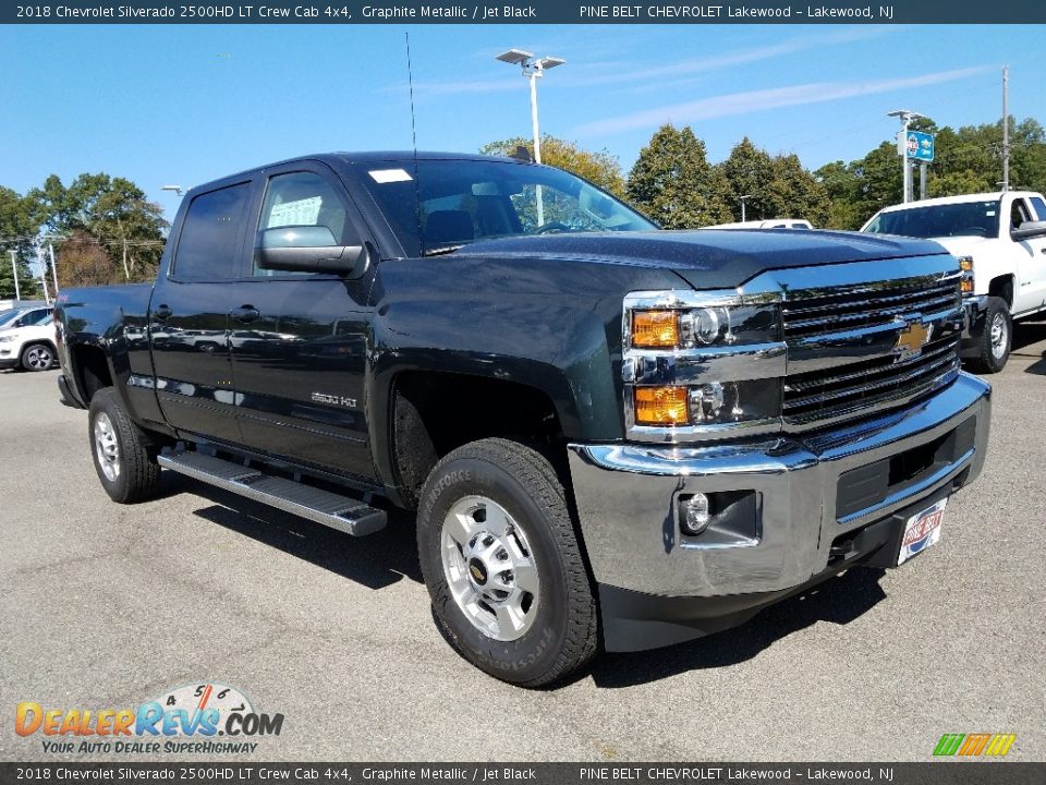 Front 3/4 View of 2018 Chevrolet Silverado 2500HD LT Crew Cab 4x4 Photo #1