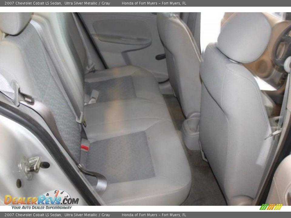 2007 Chevrolet Cobalt LS Sedan Ultra Silver Metallic / Gray Photo #21