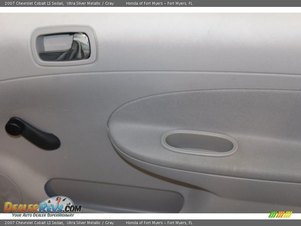2007 Chevrolet Cobalt LS Sedan Ultra Silver Metallic / Gray Photo #22