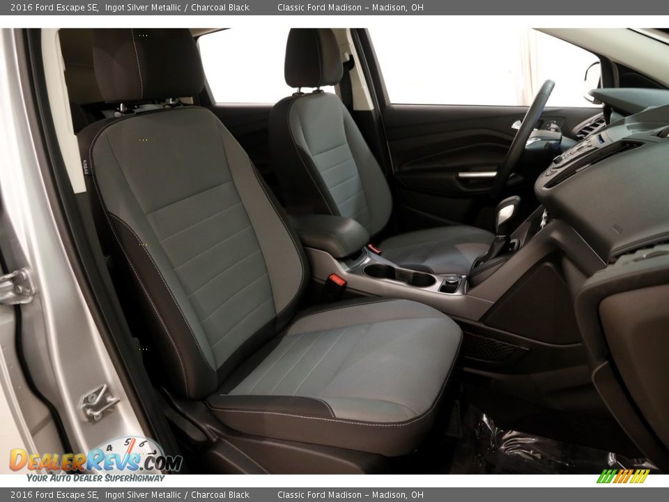 2016 Ford Escape SE Ingot Silver Metallic / Charcoal Black Photo #12