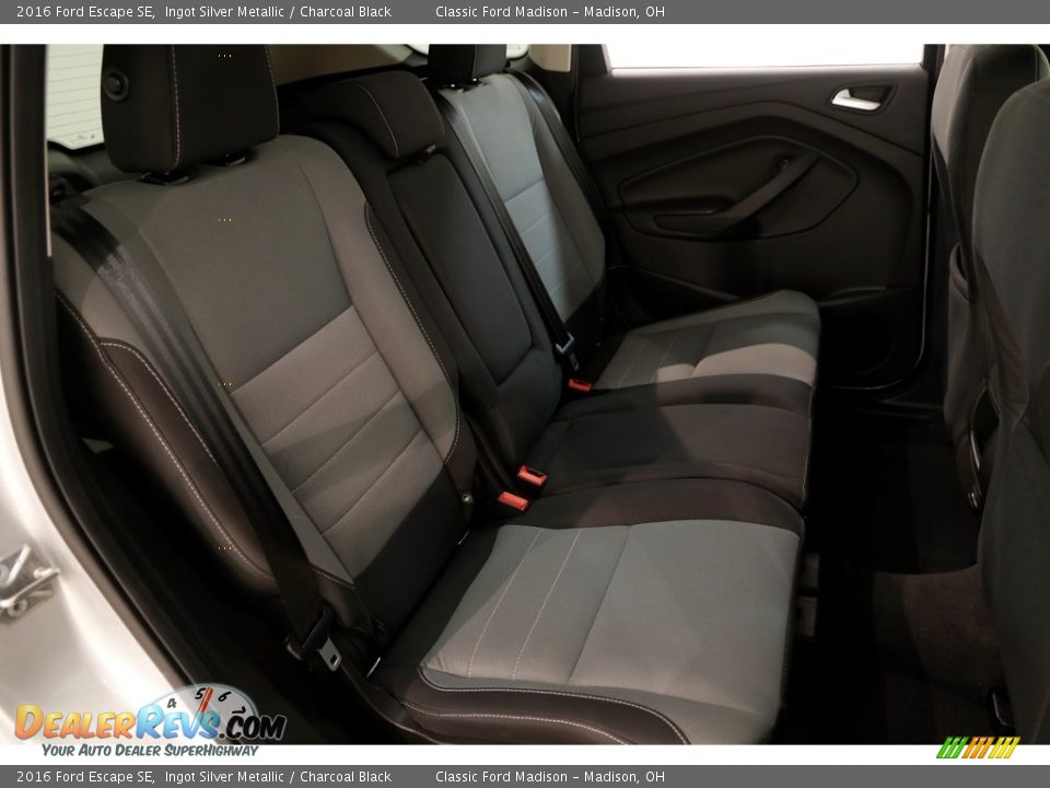 2016 Ford Escape SE Ingot Silver Metallic / Charcoal Black Photo #13