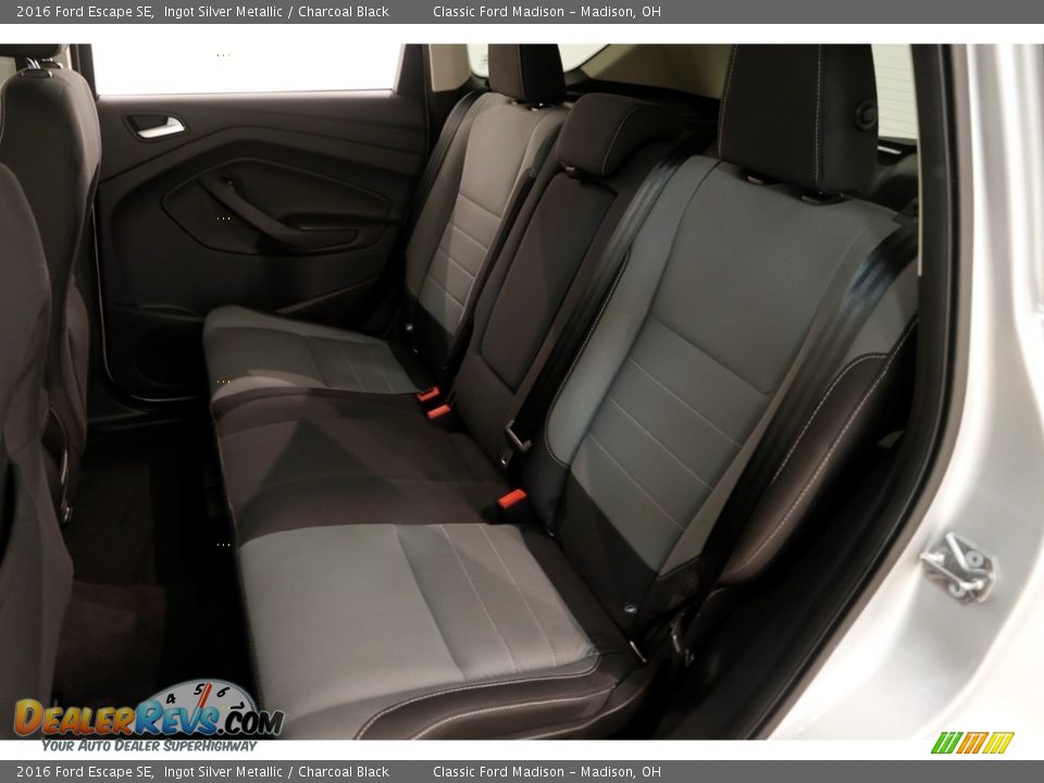 2016 Ford Escape SE Ingot Silver Metallic / Charcoal Black Photo #14