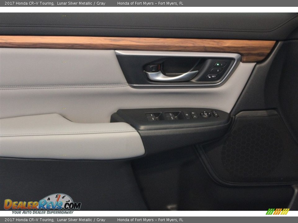 2017 Honda CR-V Touring Lunar Silver Metallic / Gray Photo #9