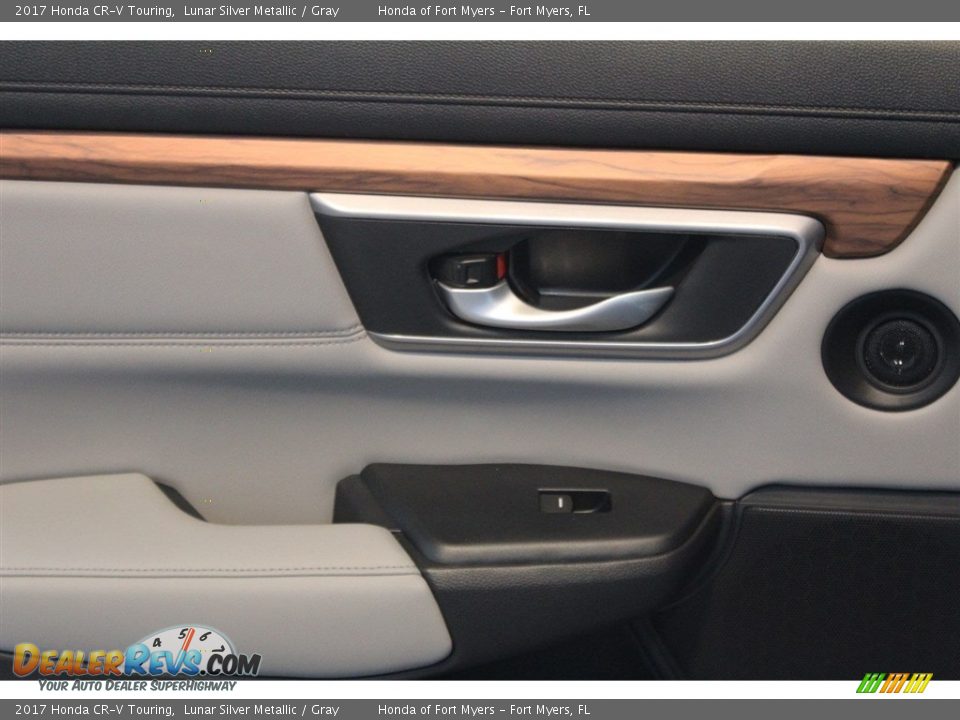 2017 Honda CR-V Touring Lunar Silver Metallic / Gray Photo #28