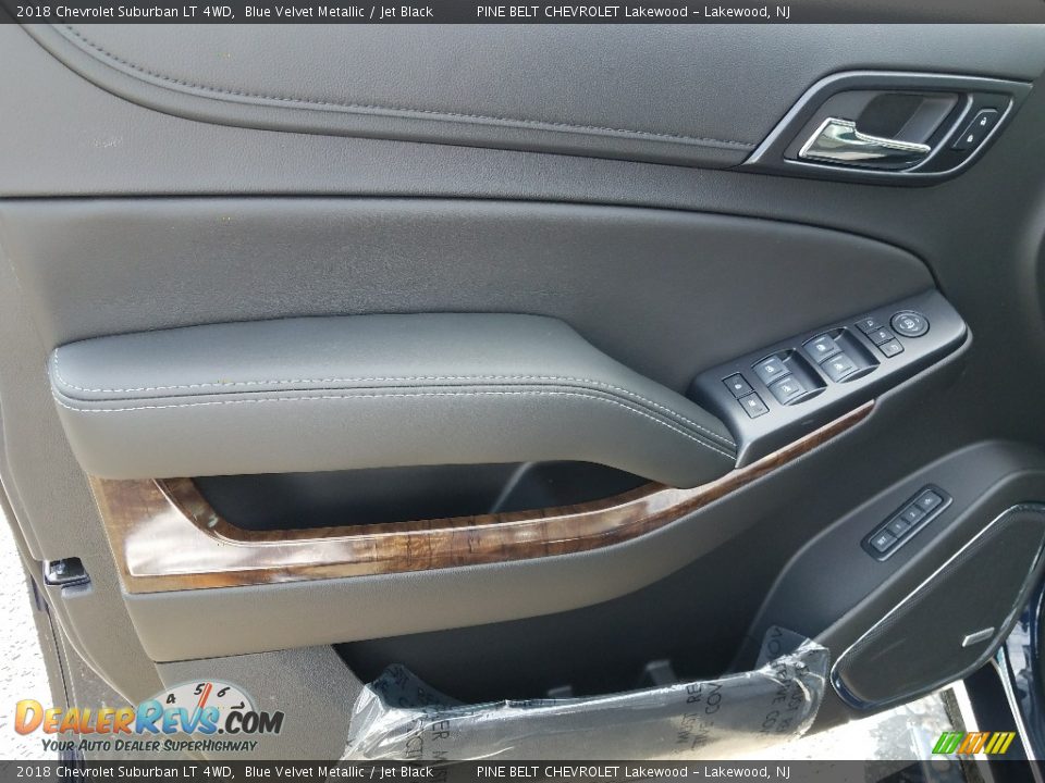 Door Panel of 2018 Chevrolet Suburban LT 4WD Photo #8