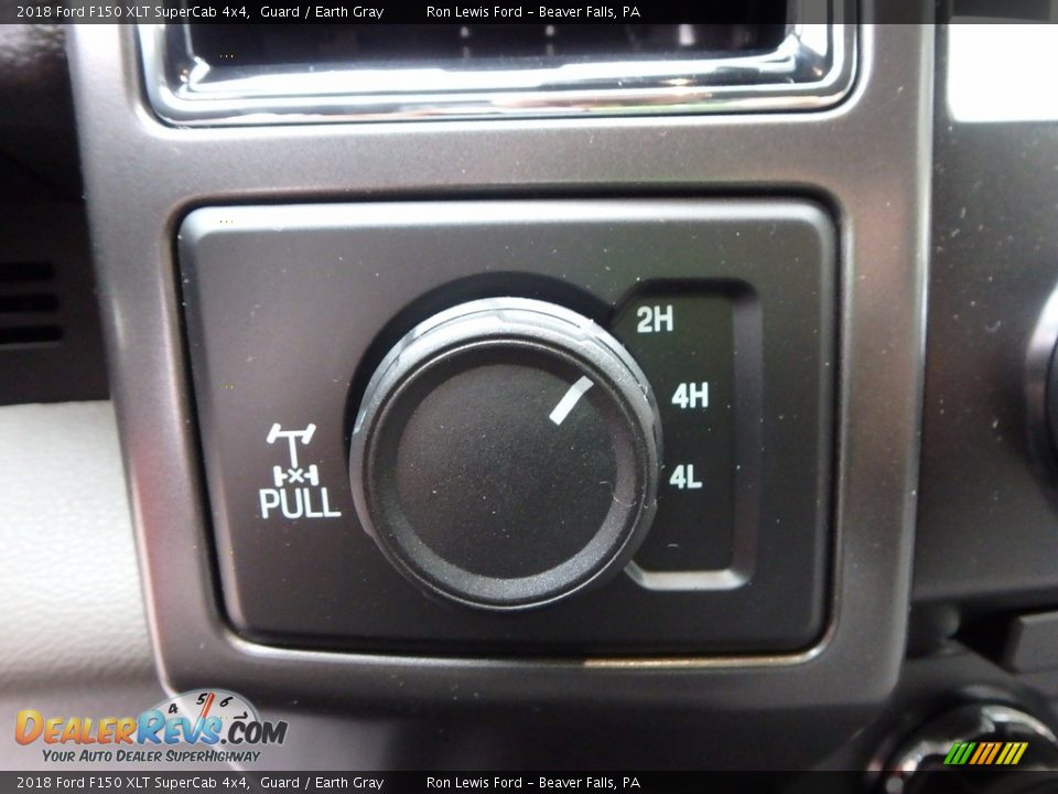 Controls of 2018 Ford F150 XLT SuperCab 4x4 Photo #18