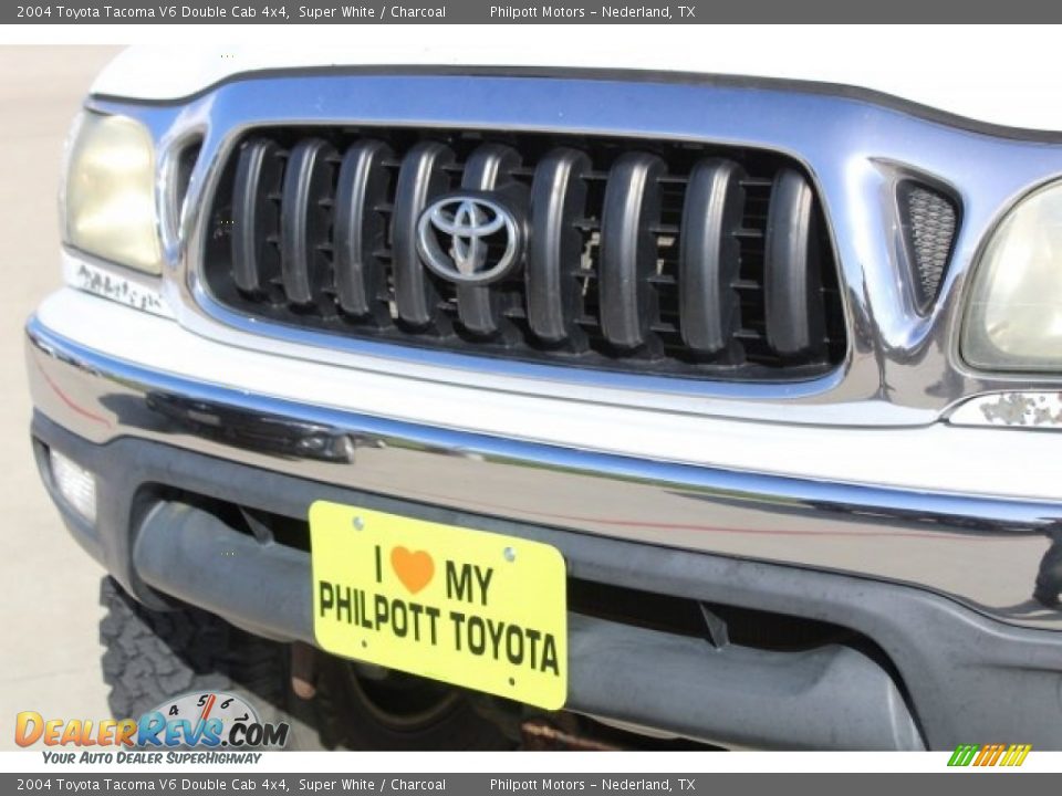 2004 Toyota Tacoma V6 Double Cab 4x4 Super White / Charcoal Photo #4