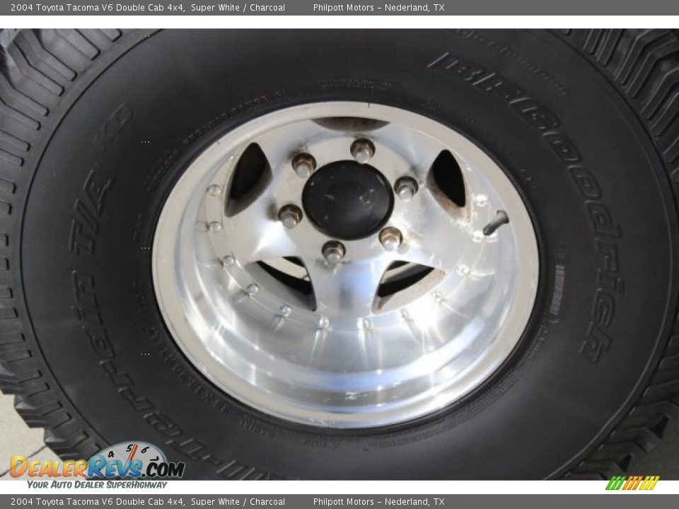 2004 Toyota Tacoma V6 Double Cab 4x4 Super White / Charcoal Photo #5