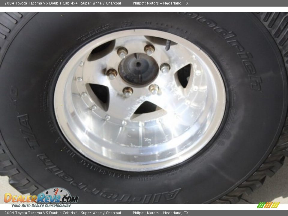 2004 Toyota Tacoma V6 Double Cab 4x4 Super White / Charcoal Photo #6