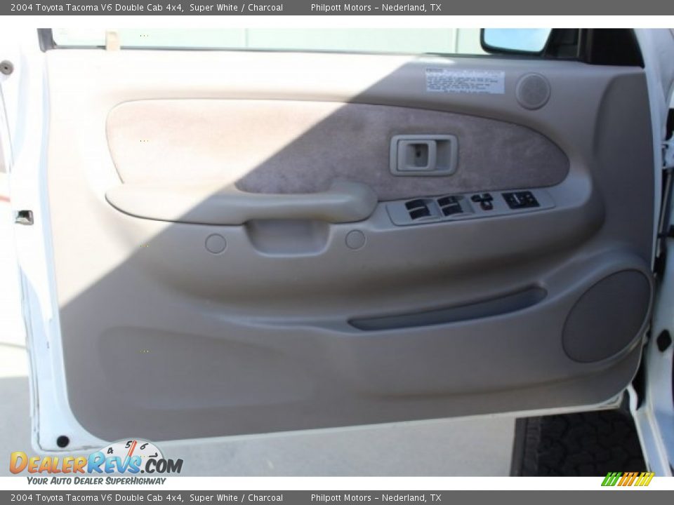 2004 Toyota Tacoma V6 Double Cab 4x4 Super White / Charcoal Photo #11