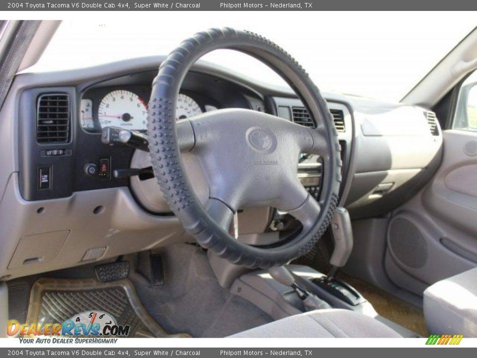 2004 Toyota Tacoma V6 Double Cab 4x4 Super White / Charcoal Photo #12