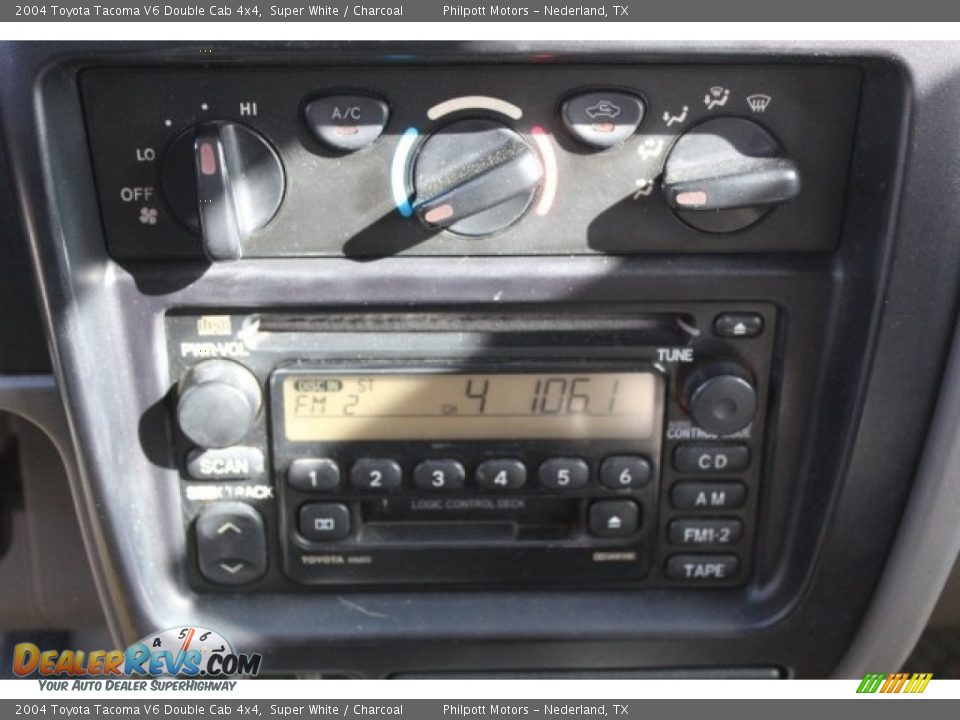 2004 Toyota Tacoma V6 Double Cab 4x4 Super White / Charcoal Photo #14