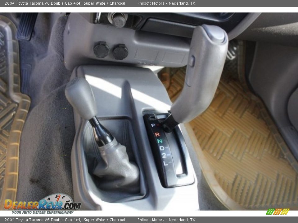 2004 Toyota Tacoma V6 Double Cab 4x4 Super White / Charcoal Photo #15