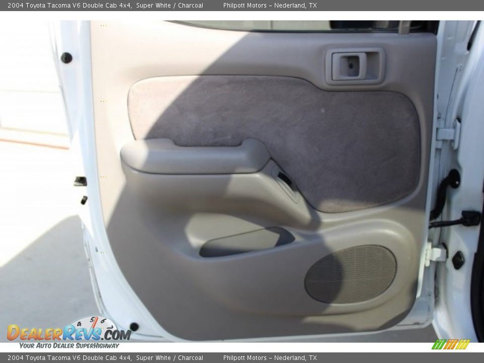 2004 Toyota Tacoma V6 Double Cab 4x4 Super White / Charcoal Photo #17